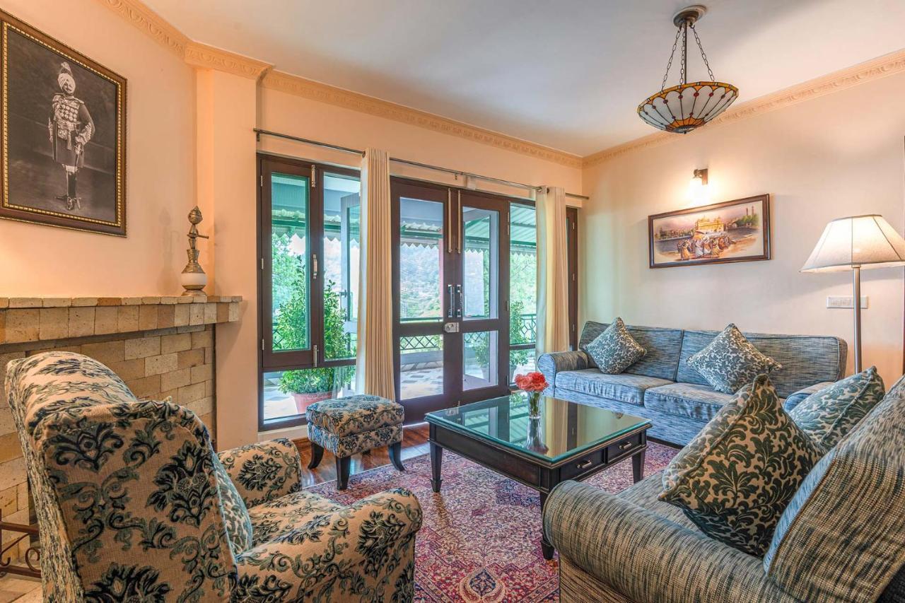 Stayvista At Cecil Cottages With Barbeque, Hill View Kasauli Bagian luar foto
