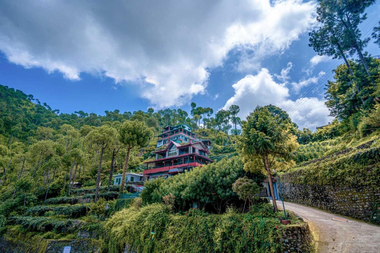 Stayvista At Cecil Cottages With Barbeque, Hill View Kasauli Bagian luar foto