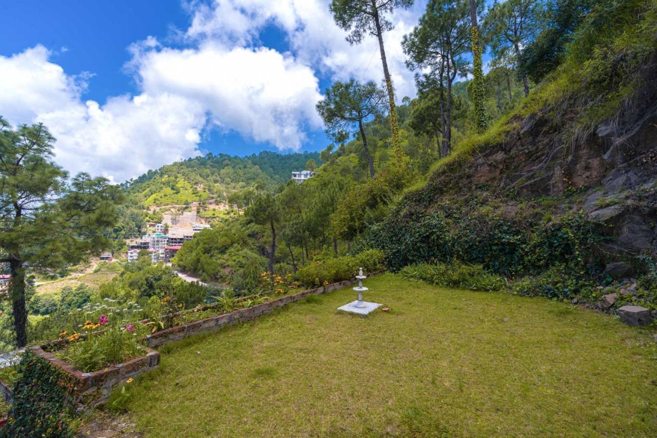 Stayvista At Cecil Cottages With Barbeque, Hill View Kasauli Bagian luar foto