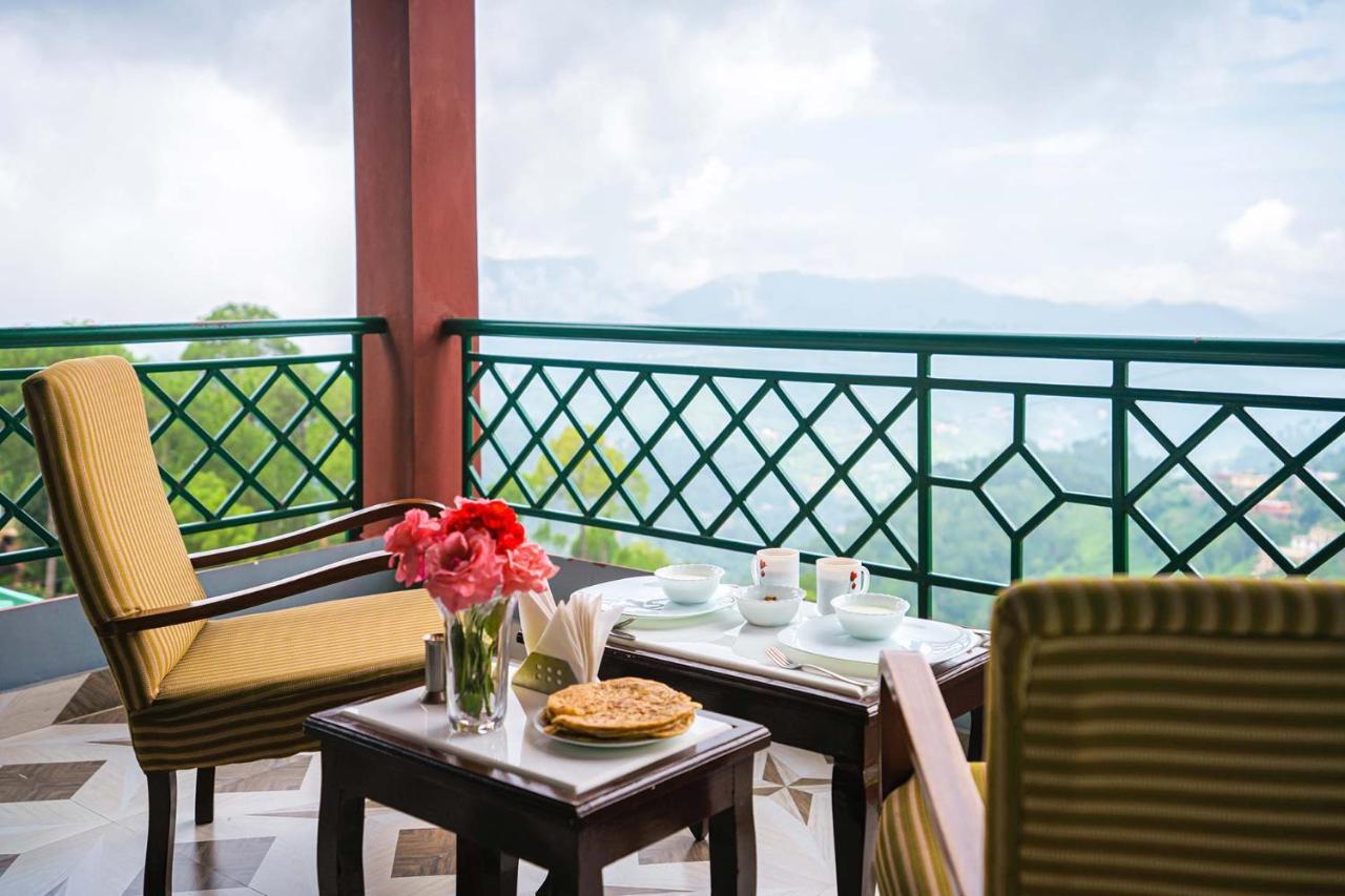 Stayvista At Cecil Cottages With Barbeque, Hill View Kasauli Bagian luar foto