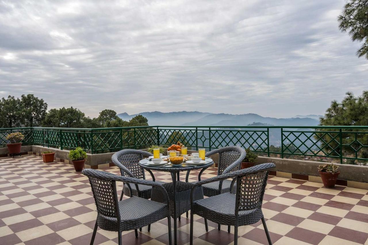 Stayvista At Cecil Cottages With Barbeque, Hill View Kasauli Bagian luar foto