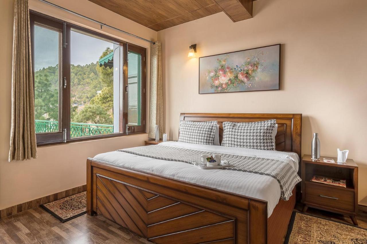 Stayvista At Cecil Cottages With Barbeque, Hill View Kasauli Bagian luar foto