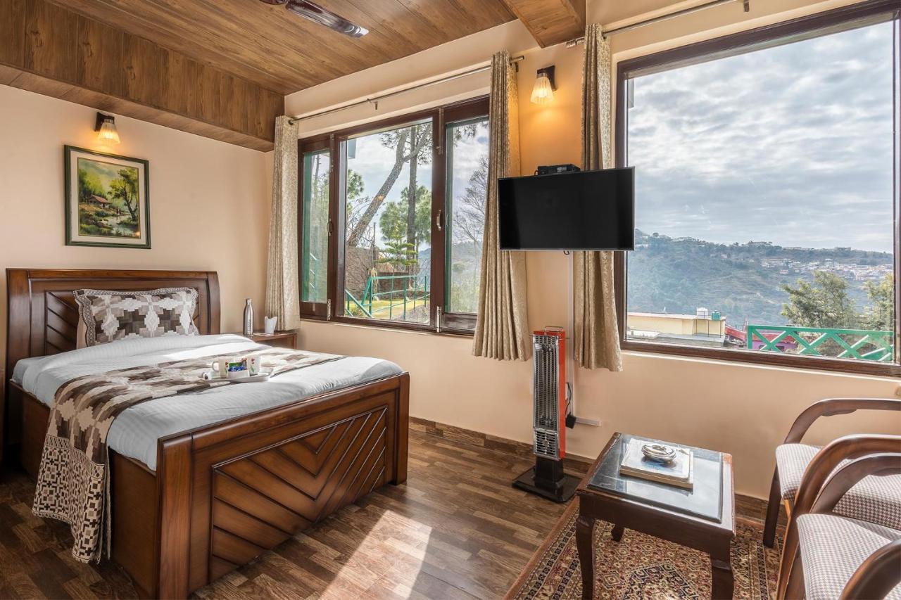 Stayvista At Cecil Cottages With Barbeque, Hill View Kasauli Bagian luar foto