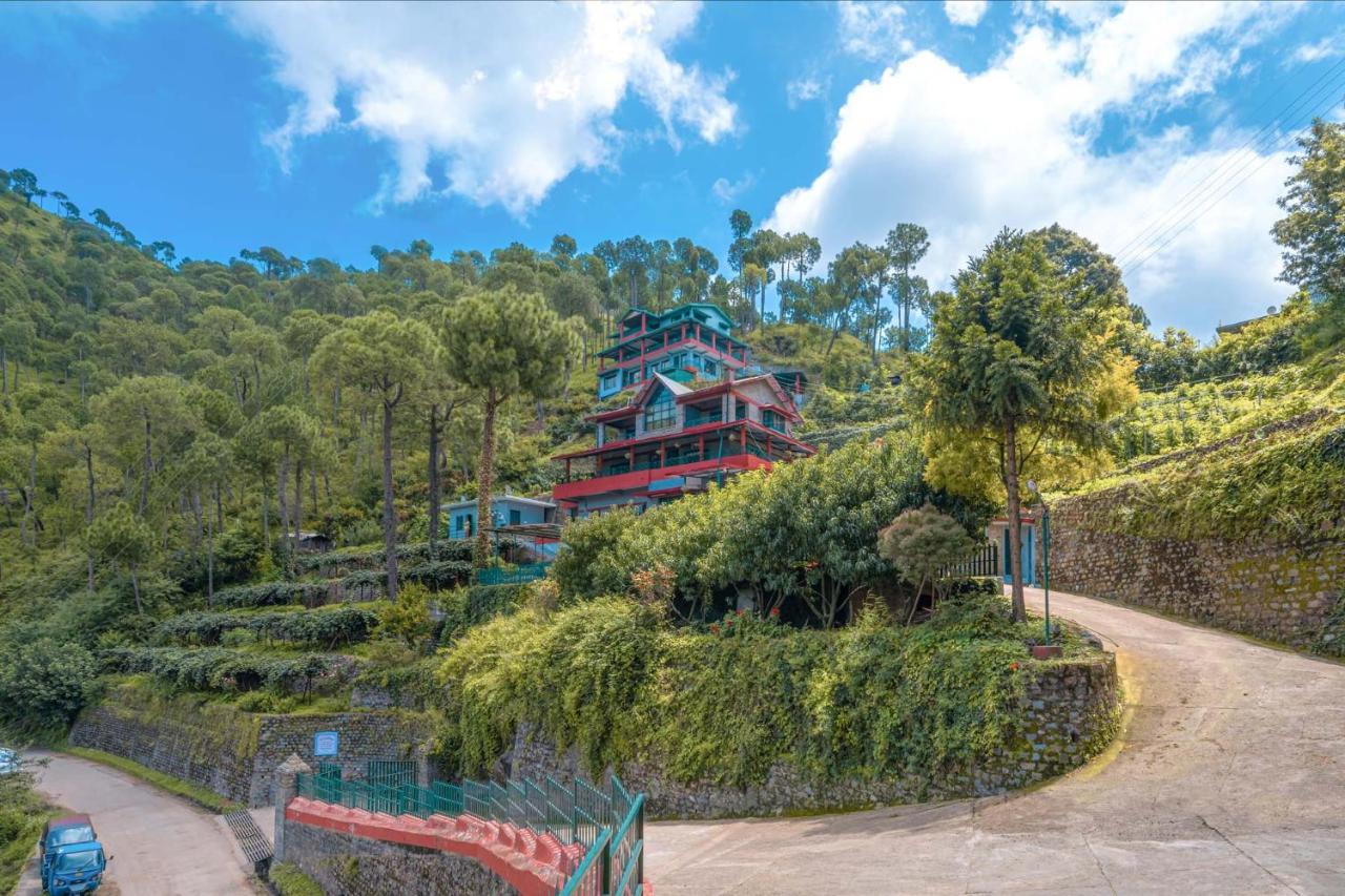 Stayvista At Cecil Cottages With Barbeque, Hill View Kasauli Bagian luar foto