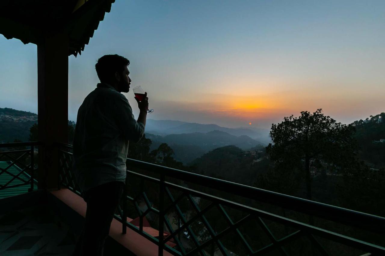 Stayvista At Cecil Cottages Hill View 8Br, 6Br, 4Br, 2Br In Barog With Barbeque Kasauli Bagian luar foto