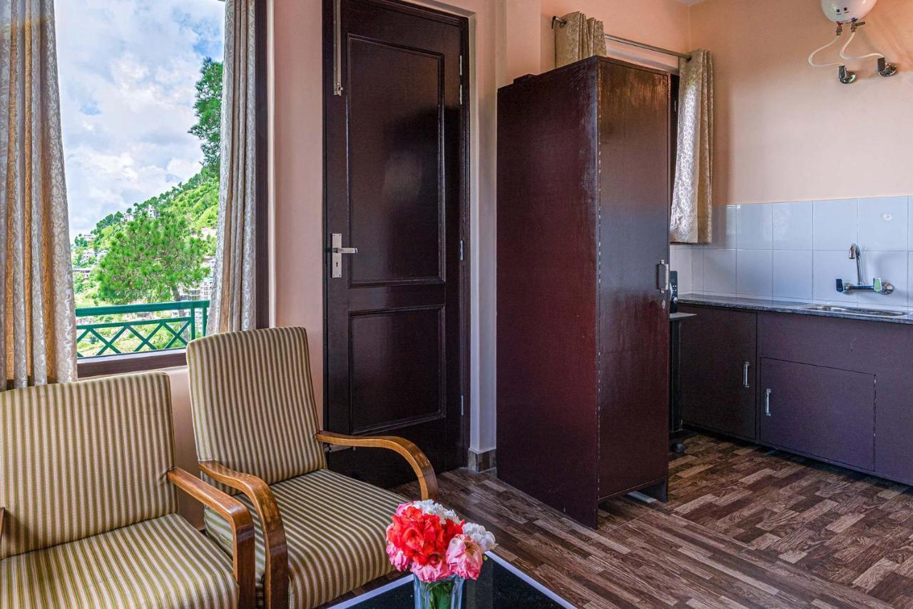 Stayvista At Cecil Cottages With Barbeque, Hill View Kasauli Bagian luar foto