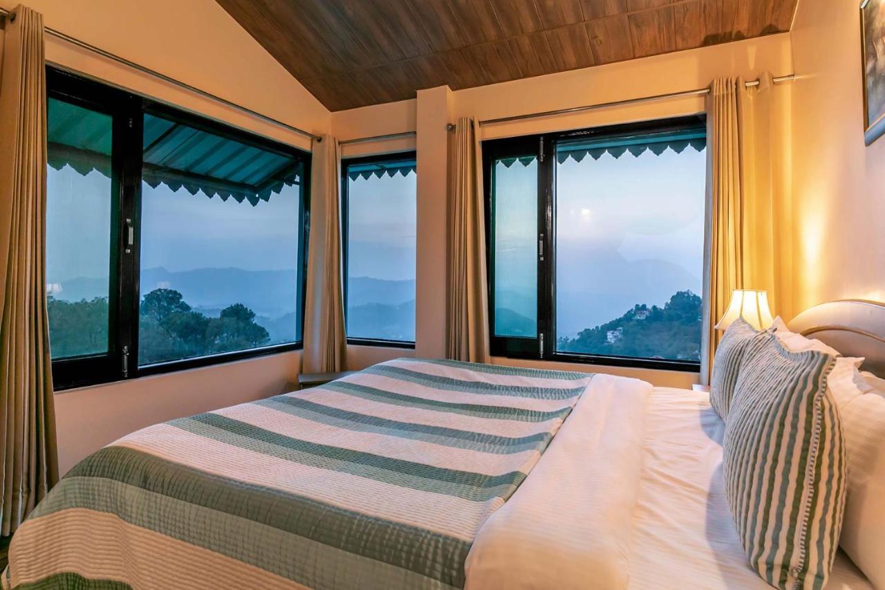Stayvista At Cecil Cottages With Barbeque, Hill View Kasauli Bagian luar foto