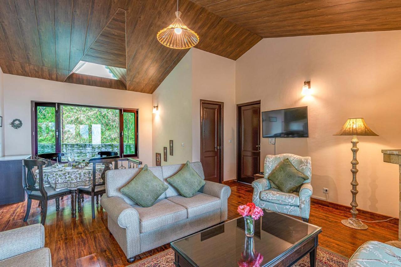 Stayvista At Cecil Cottages With Barbeque, Hill View Kasauli Bagian luar foto