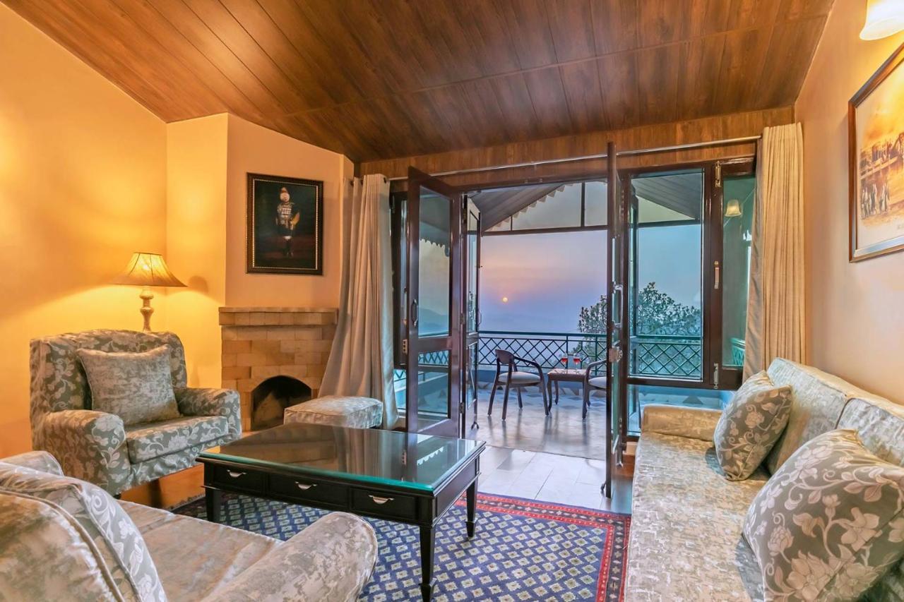 Stayvista At Cecil Cottages With Barbeque, Hill View Kasauli Bagian luar foto