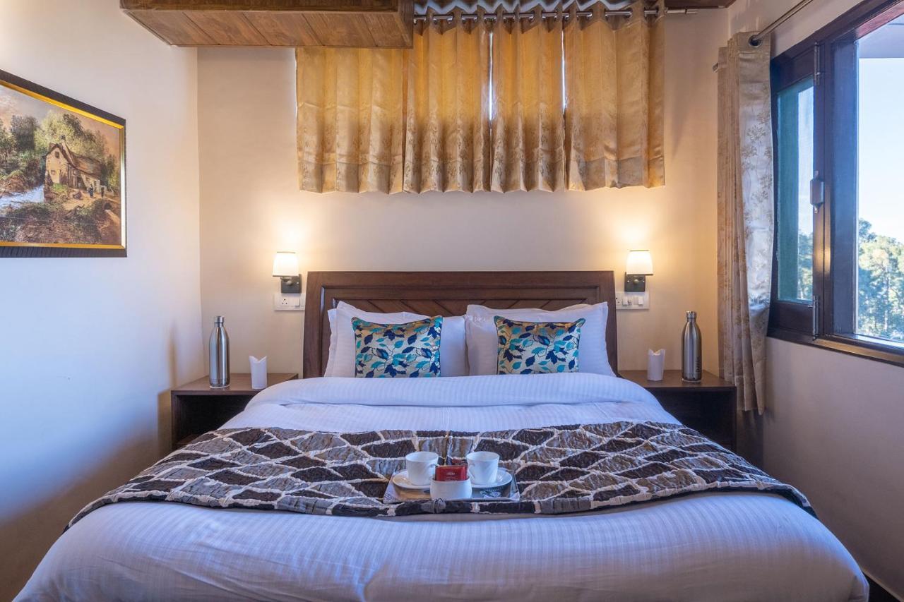 Stayvista At Cecil Cottages With Barbeque, Hill View Kasauli Bagian luar foto